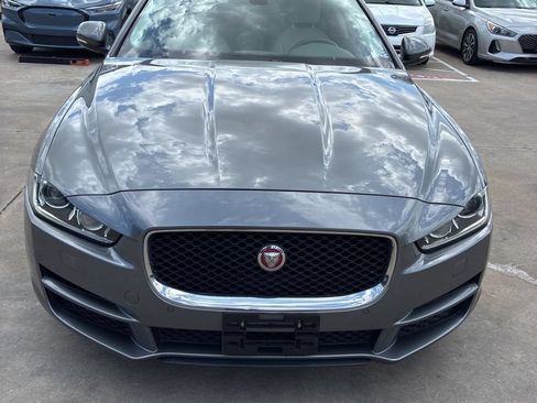 Used 2017 Jaguar XE Premium RWD image 2