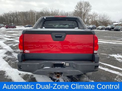 Used 2003 Chevrolet Avalanche Base w/ Suspension Package, Off-Road image 4