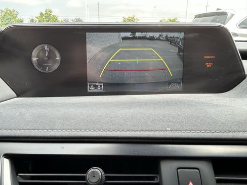 Used 2019 Lexus UX 250h w/ Premium Package AWD/4WD image 30