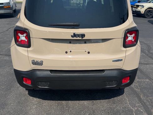 Used 2016 Jeep Renegade Latitude image 8