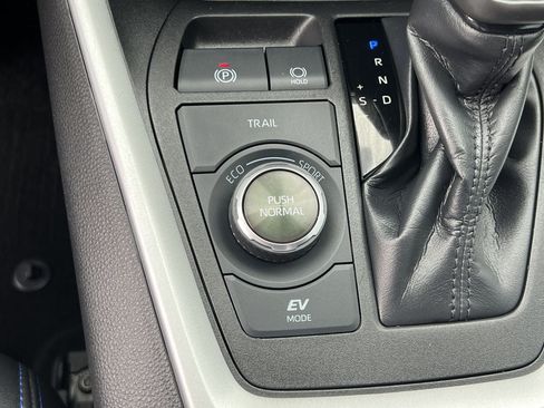 Used 2022 Toyota RAV4 XSE AWD/4WD image 20