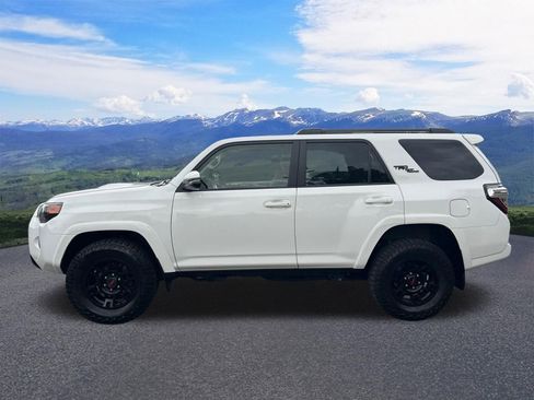 Used 2023 Toyota 4Runner TRD Off-Road Premium w/ Moonroof Package AWD/4WD image 2