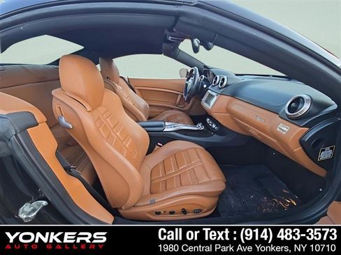 Used 2010 Ferrari California 2dr Conv image 8