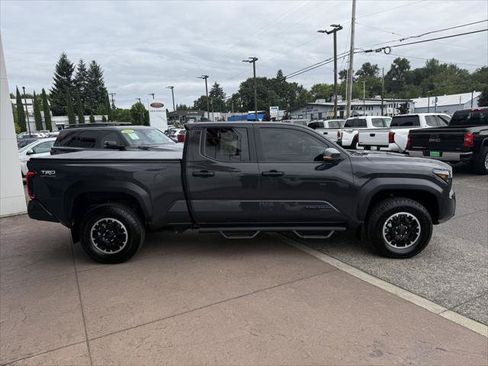 Certified 2024 Toyota Tacoma TRD Off-Road w/ TRD Off Road Premium Package AWD/4WD image 9