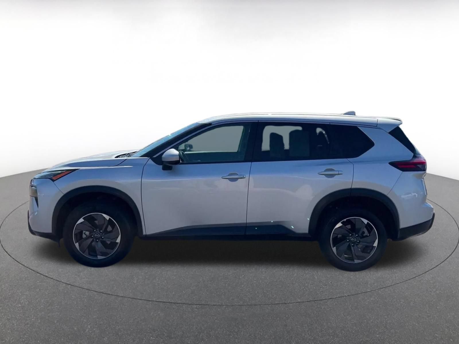 Used 2025 Nissan Rogue SV FWD image 8