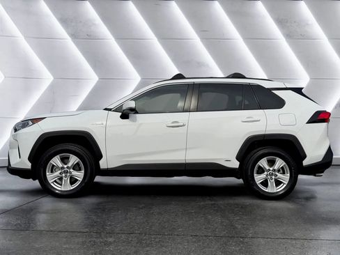 Used 2019 Toyota RAV4 XLE w/ Convenience Package image 5