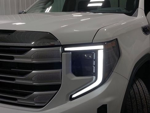 New 2026 GMC Sierra 1500 SLE w/ Preferred Package AWD/4WD image 31