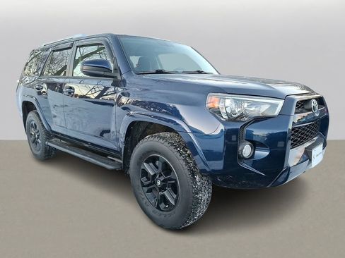 Used 2017 Toyota 4Runner SR5 image 3