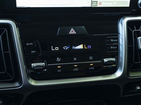 Used 2023 Kia Sorento S AWD/4WD image 33