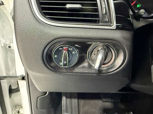 Used 2017 Porsche Macan S image 17