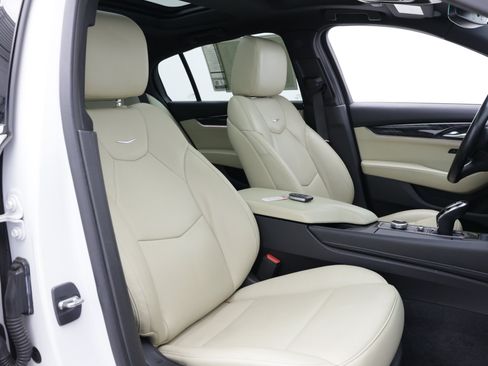 Used 2022 Cadillac CT5 Premium Luxury RWD image 45