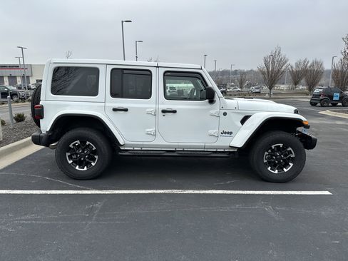 Used 2024 Jeep Wrangler Unlimited Rubicon 4xe image 11