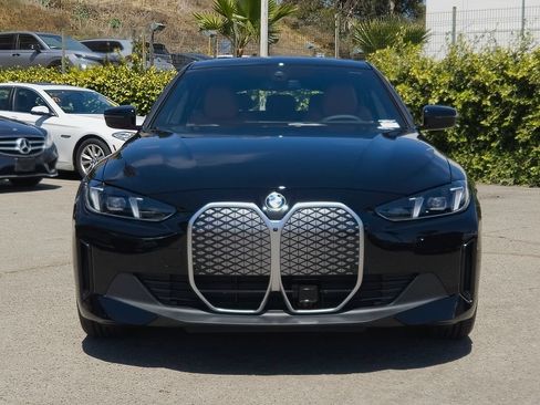 New 2026 BMW i4 eDrive40 w/ Parking Assistance Package RWD image 3