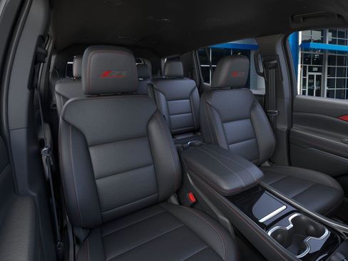 New 2026 Chevrolet Traverse Z71 w/ LPO, Floor Liner Package AWD/4WD image 16