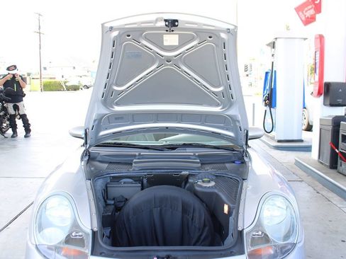 Used 2000 Porsche 911 Cabriolet image 39