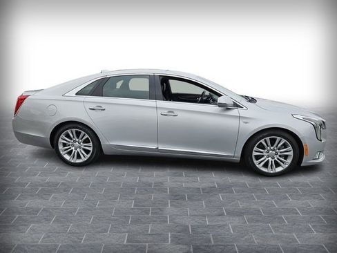 Used 2019 Cadillac XTS Luxury image 4