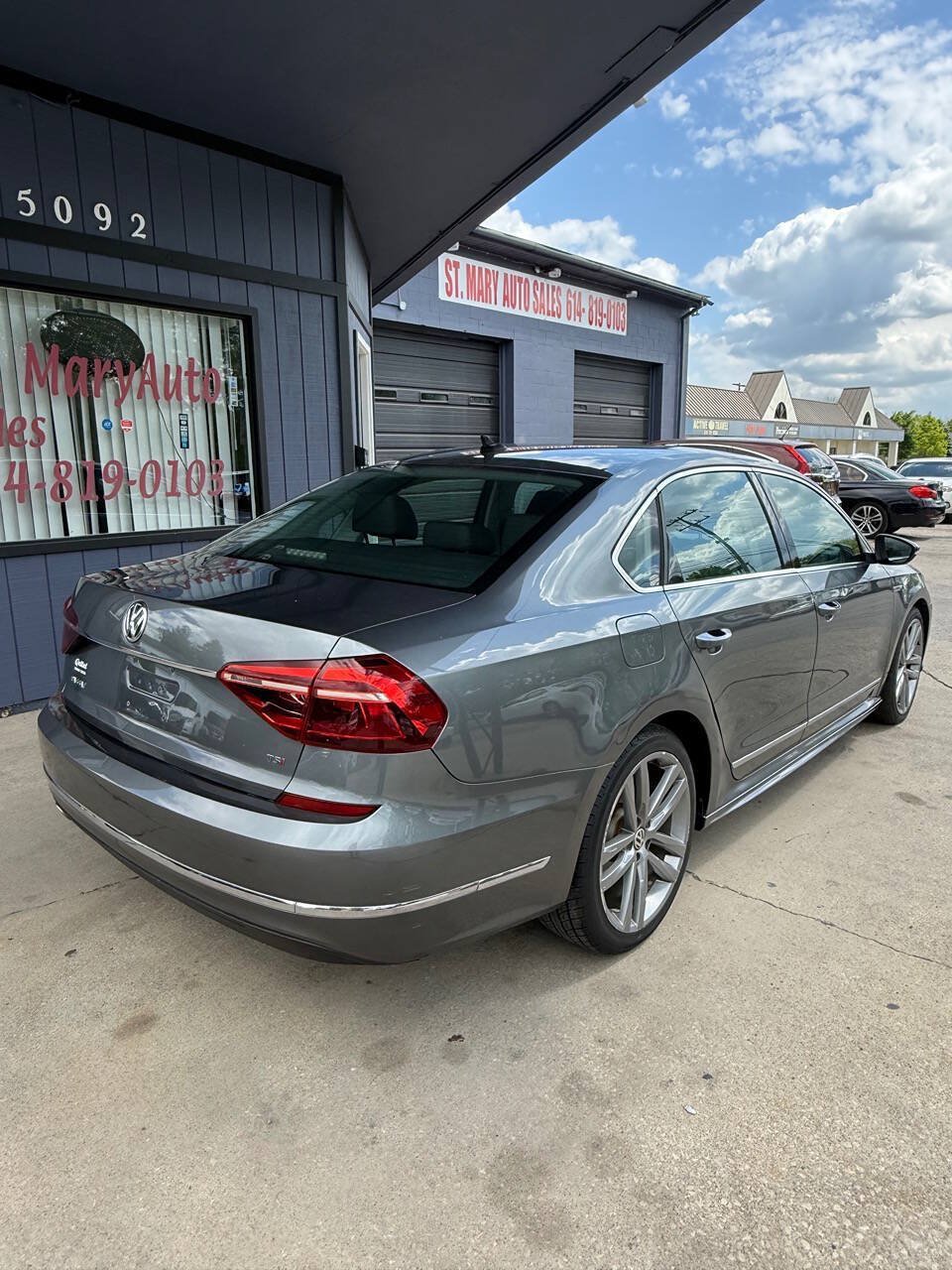 Used 2017 Volkswagen Passat 1.8T R-Line FWD image 6
