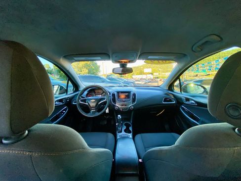Used 2019 Chevrolet Cruze LS image 13