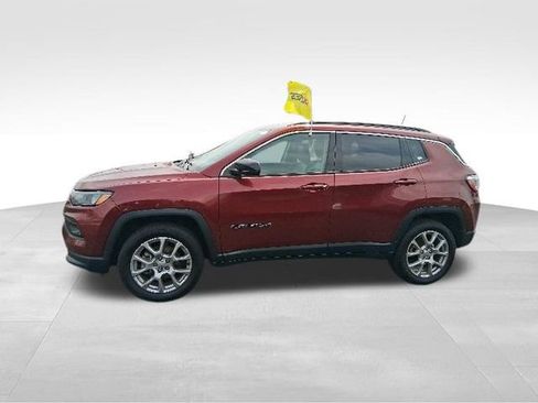 Used 2022 Jeep Compass Latitude AWD/4WD image 6