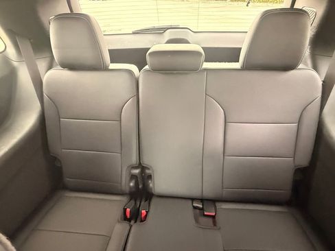 Used 2024 Chevrolet Traverse LT image 26