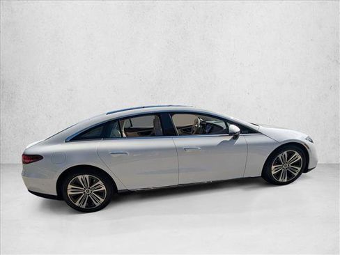 Used 2022 Mercedes-Benz EQS 450+ Sedan image 4