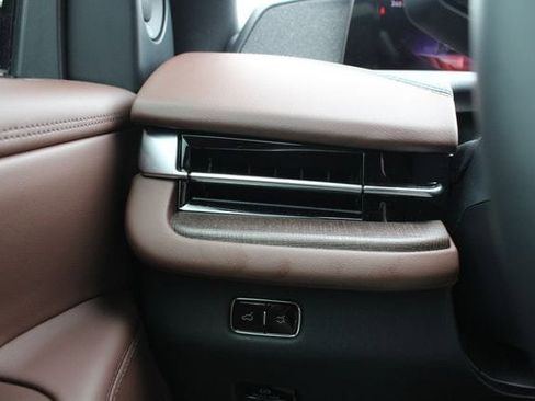 New 2026 Lincoln Navigator Reserve AWD/4WD image 7