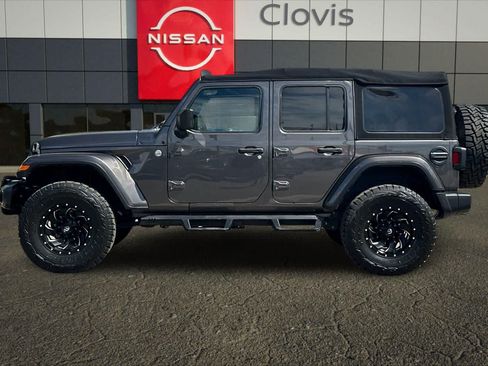 Used 2019 Jeep Wrangler Unlimited Sahara AWD/4WD image 6