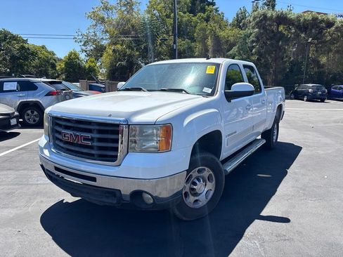 Used 2008 GMC Sierra 2500 SLT w/ Sun And Navigation Package AWD/4WD image 8