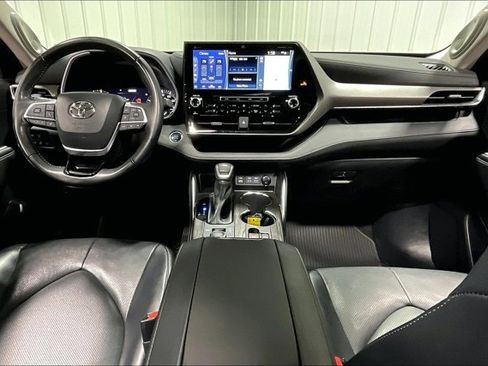 Used 2022 Toyota Highlander Limited image 15