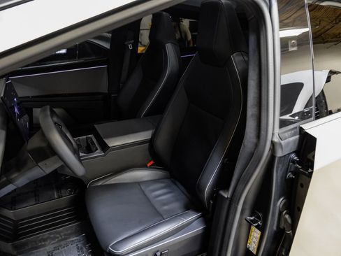 Used 2024 Tesla Cybertruck AWD Crew Cab image 24