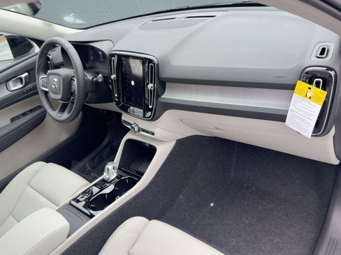 New 2026 Volvo XC40 B5 Plus w/ Climate Package image 31
