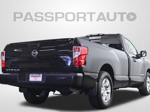 Used 2018 Nissan Titan S image 9