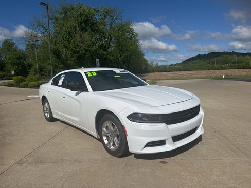 Used 2023 Dodge Charger SXT RWD image 3