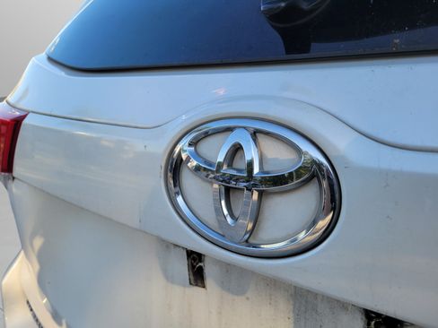 Used 2017 Toyota Highlander Limited FWD image 29