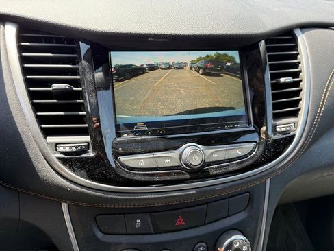Used 2018 Chevrolet Trax LT FWD image 7