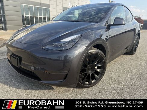 Used 2024 Tesla Model Y Long Range AWD/4WD image 1