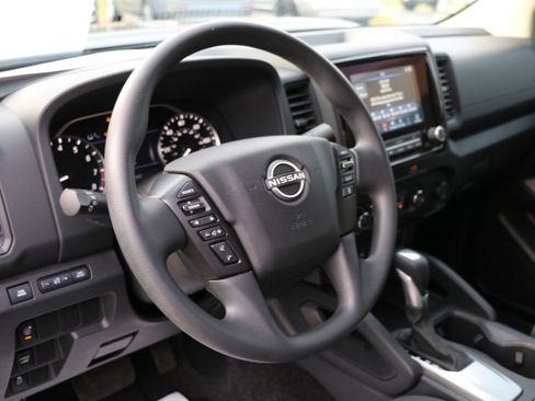 Used 2022 Nissan Frontier S w/ Technology Package image 15