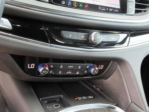 Used 2024 Buick Enclave Avenir w/ Avenir Technology Package image 23