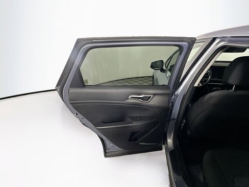 Used 2025 Kia Sportage LX FWD image 25