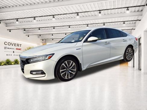 Used 2019 Honda Accord Touring image 4