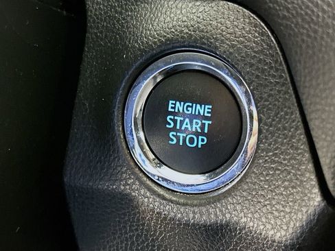 Used 2020 Toyota RAV4 XLE Premium image 20