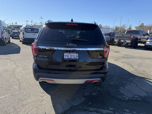 Used 2017 Ford Explorer Limited w/ Equipment Group 301A image 4