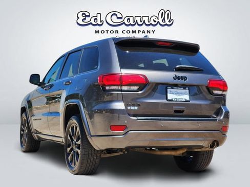 Used 2017 Jeep Grand Cherokee Altitude AWD/4WD image 5