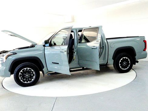 Used 2025 Toyota Tundra SR5 image 10