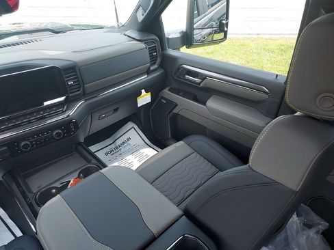 New 2026 Chevrolet Silverado 2500 ZR2 w/ ZR2 Bison Edition AWD/4WD image 11
