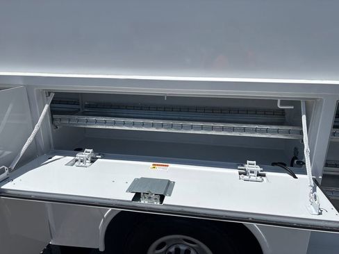 New 2025 Chevrolet Express 3500 w/ Power Convenience Package image 19