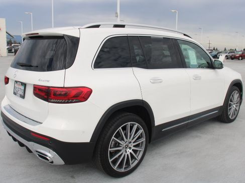 Used 2022 Mercedes-Benz GLB 250 4MATIC image 3
