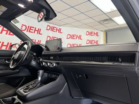 Used 2025 Honda CR-V Sport image 14