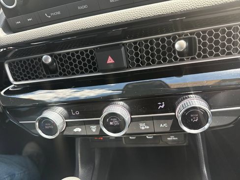 Certified 2025 Honda Civic Sport image 30