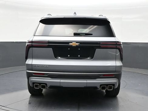 Used 2026 Chevrolet Traverse LT FWD image 4